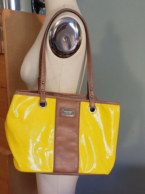 Nine West Handbags - Nine West Shoulder Bag